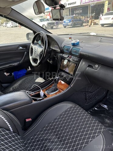 Mercedes C 220 2002, 271,000 km - 2.2 l - Bakı