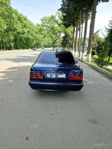 Mercedes E 220 2000, 432,000 km - 2.2 л - Masallı