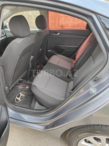 Hyundai Accent 2018, 175,418 km - 1.6 l - Bakı