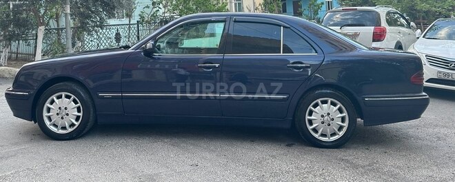 Mercedes E 270 2001, 338,410 km - 2.7 l - Bakı