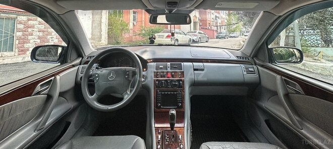 Mercedes E 270 2001, 338,410 km - 2.7 l - Bakı