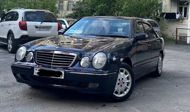Mercedes E 270 2001, 338,410 km - 2.7 l - Bakı