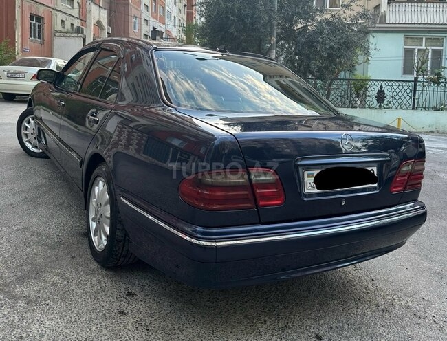 Mercedes E 270 2001, 338,410 km - 2.7 l - Bakı