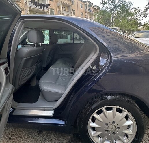 Mercedes E 270 2001, 338,410 km - 2.7 l - Bakı