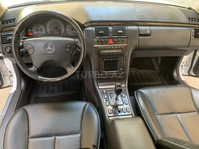 Mercedes E 320