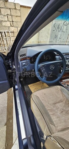 Mercedes E 240