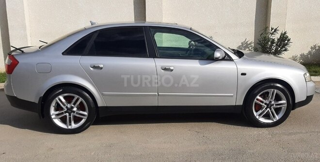 Audi A4 2001, 272,800 km - 2.0 l - Bakı