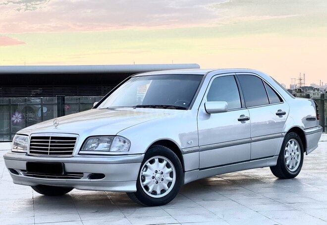 Mercedes C 220 2000, 296,000 km - 2.2 л - Bakı