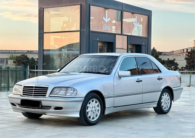 Mercedes C 220 2000, 296,000 km - 2.2 л - Bakı