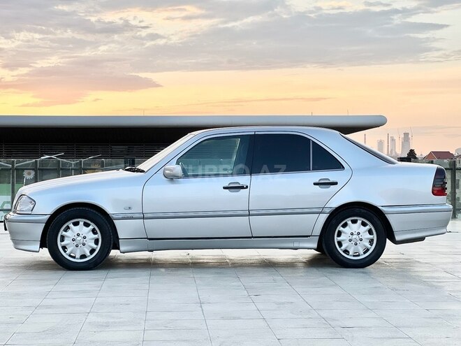 Mercedes C 220 2000, 296,000 km - 2.2 л - Bakı