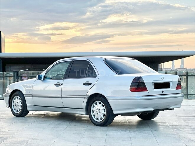Mercedes C 220 2000, 296,000 km - 2.2 л - Bakı