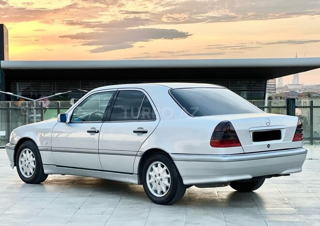 Mercedes C 220 2000, 296,000 km - 2.2 л - Bakı