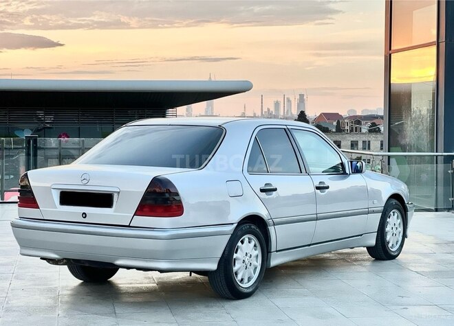 Mercedes C 220 2000, 296,000 km - 2.2 л - Bakı