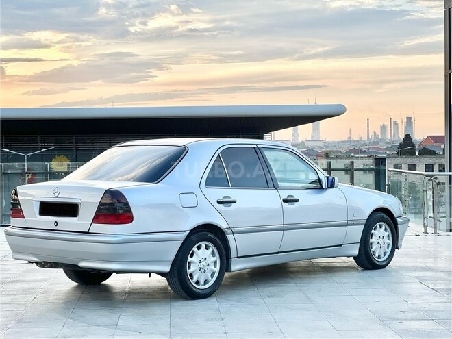 Mercedes C 220 2000, 296,000 km - 2.2 л - Bakı