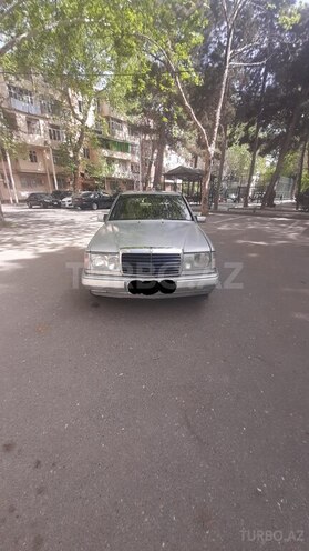 Mercedes E 220 d 1993, 278,523 km - 2.2 л - Bakı