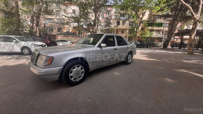 Mercedes E 220 d 1993, 278,523 km - 2.2 л - Bakı