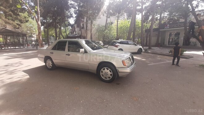 Mercedes E 220 d 1993, 278,523 km - 2.2 л - Bakı