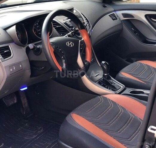 Hyundai Elantra 2015, 177,000 km - 1.8 л - Bakı