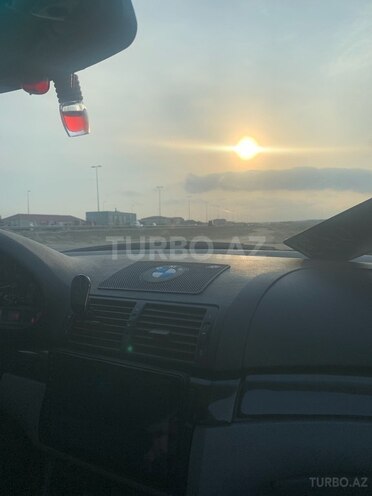 BMW 325 2002, 300,000 km - 2.5 l - Bakı