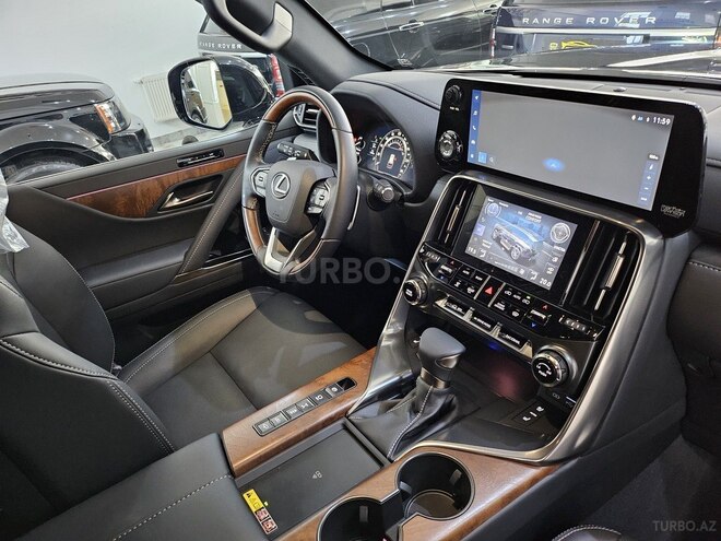 Lexus LX 600