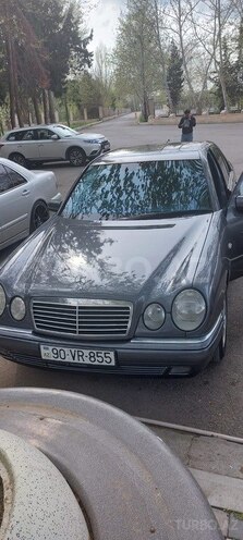 Mercedes E 240 1997, 270,000 km - 2.4 l - Bakı