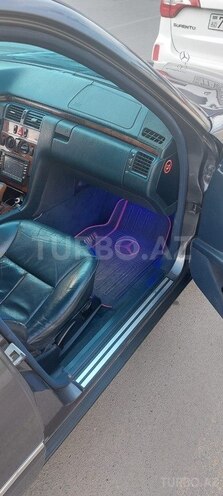 Mercedes E 240 1997, 270,000 km - 2.4 l - Bakı