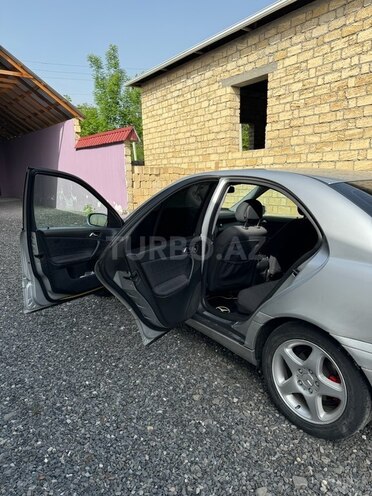 Mercedes C 180 2001, 400,000 km - 2.0 l - Qəbələ