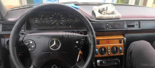 Mercedes E 250 1993, 777,777 km - 2.5 l - Bakı