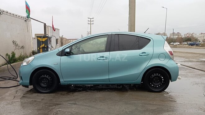 Toyota Prius C 2012, 183,547 km - 1.5 l - Bakı