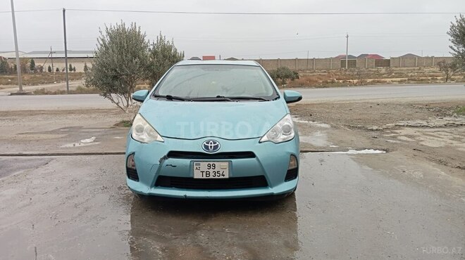 Toyota Prius C 2012, 183,547 km - 1.5 l - Bakı