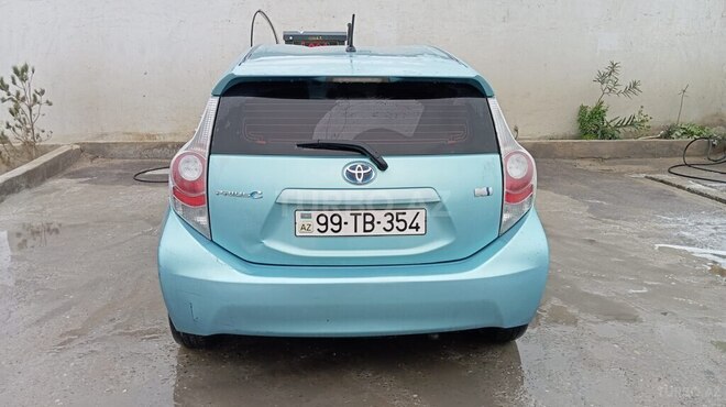 Toyota Prius C 2012, 183,547 km - 1.5 l - Bakı