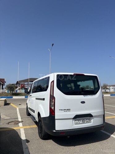 Ford Tourneo Custom 2015, 306,000 km - 2.2 л - Bakı