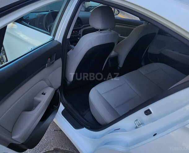 Hyundai Elantra 2016, 65,000 km - 2.0 l - Bakı