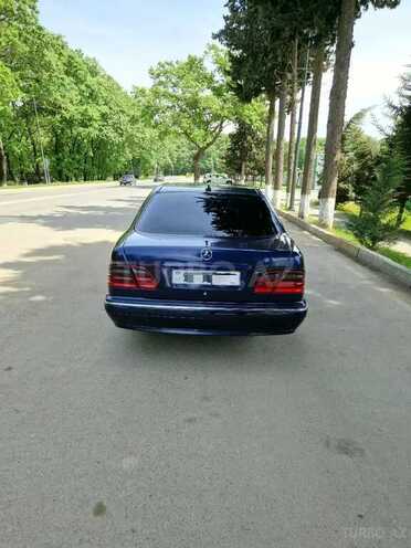 Mercedes E 220 1999, 435,000 km - 2.2 л - Masallı