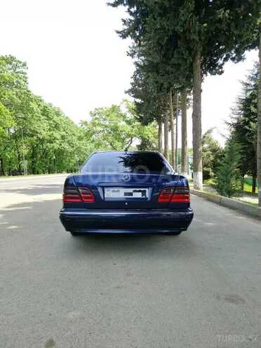Mercedes E 220 1999, 435,000 km - 2.2 л - Masallı