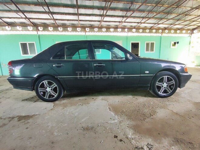 Mercedes C 280 1996, 290,000 km - 2.8 l - Salyan
