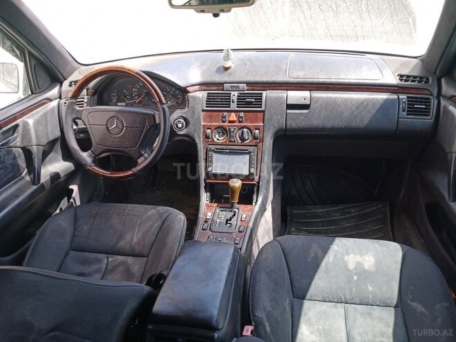 Mercedes E 230 1996, 350,000 km - 2.3 l - Bakı