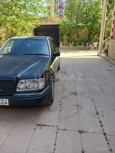 Mercedes E 220 1993, 253,000 km - 2.2 l - Bakı