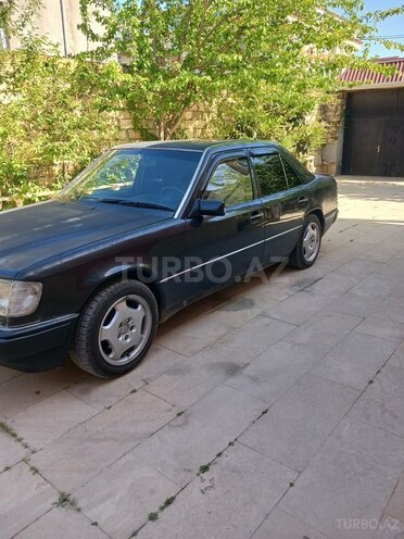 Mercedes E 220 1993, 253,000 km - 2.2 l - Bakı