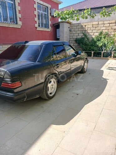 Mercedes E 220 1993, 253,000 km - 2.2 l - Bakı