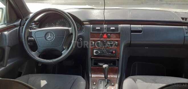 Mercedes E 200 1996, 365,000 km - 2.0 l - Bakı