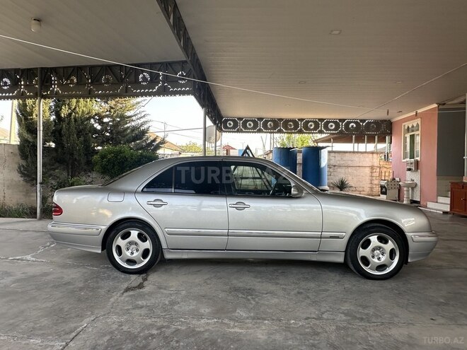 Mercedes E 270 2000, 451,000 km - 2.7 l - Saatlı