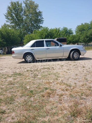 Mercedes E 250 1990, 359,800 km - 2.5 l - Beyləqan