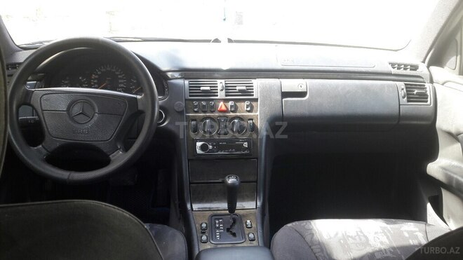 Mercedes E 230 1996, 386,000 km - 2.3 л - Bakı
