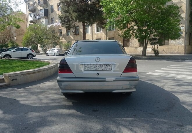 Mercedes C 220 d 1999, 241,523 km - 2.2 l - Bakı