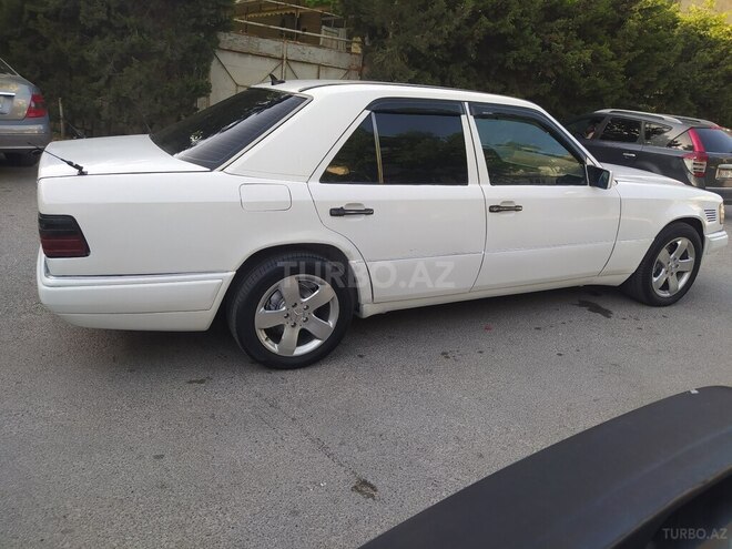 Mercedes E 250 1995, 358,254 km - 2.5 л - Bakı
