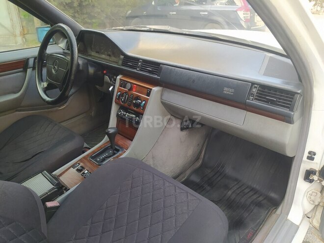 Mercedes E 250 1995, 358,254 km - 2.5 л - Bakı