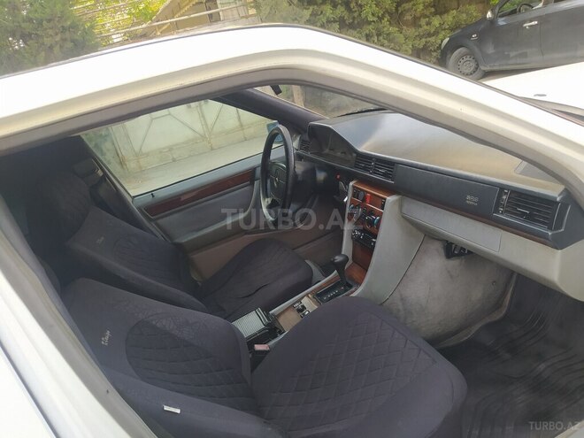 Mercedes E 250 1995, 358,254 km - 2.5 л - Bakı