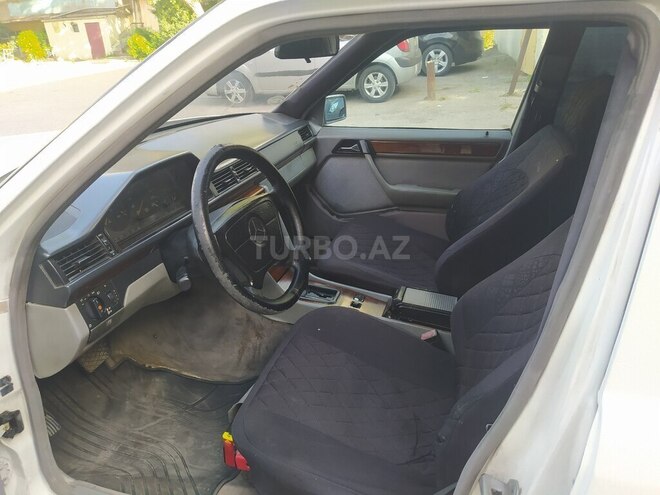 Mercedes E 250 1995, 358,254 km - 2.5 л - Bakı