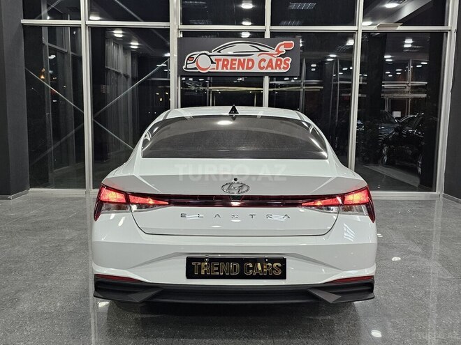 Hyundai Elantra 2021, 28,000 km - 2.0 л - Xırdalan